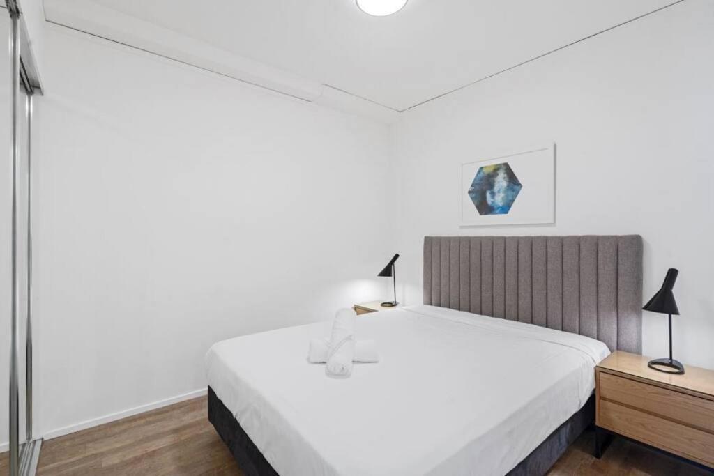 Lovely 2- Bedroom Rental Unit With Free Parking Brisbane Buitenkant foto